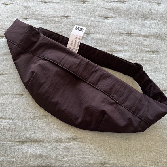 Uniqlo Crossbody sling bag - Picture 1 of 3